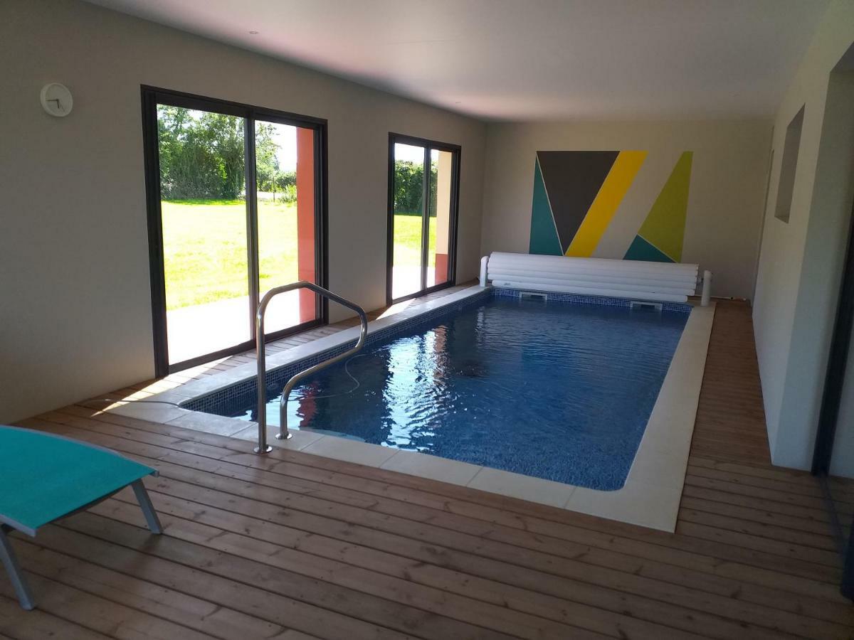 Piscine intérieure privée chauffée toute l'année à 29 Quievrecourt Exterior foto